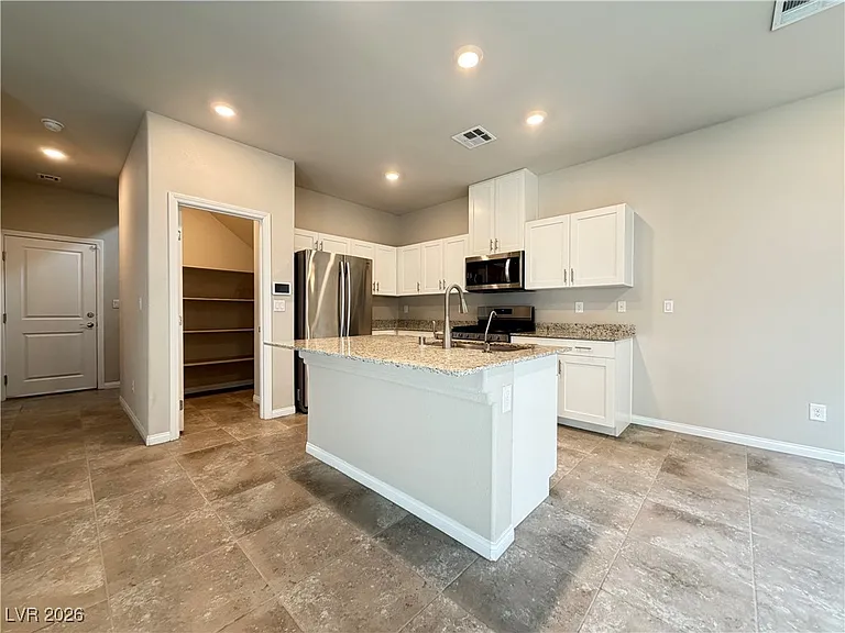 10877 El Camino Rd — Photo 4