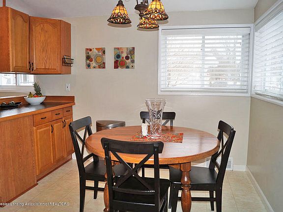 5th image of 1311 N Foster Ave