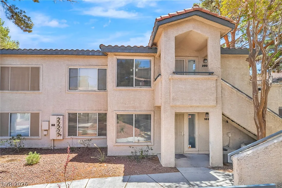 2 bed, 2.0 bath, 1020 sqft, $1,300 — Photo 1