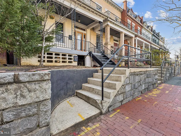 226 Rhode Island Ave NW — Photo 27