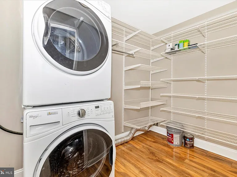557 Lancaster Pl — Photo 21