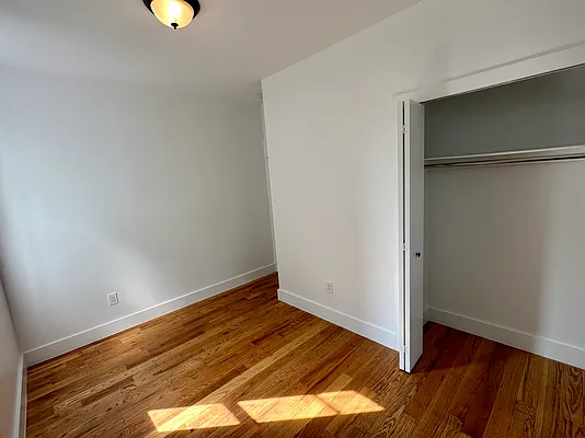 Rented by Max Apt LLC | media 20