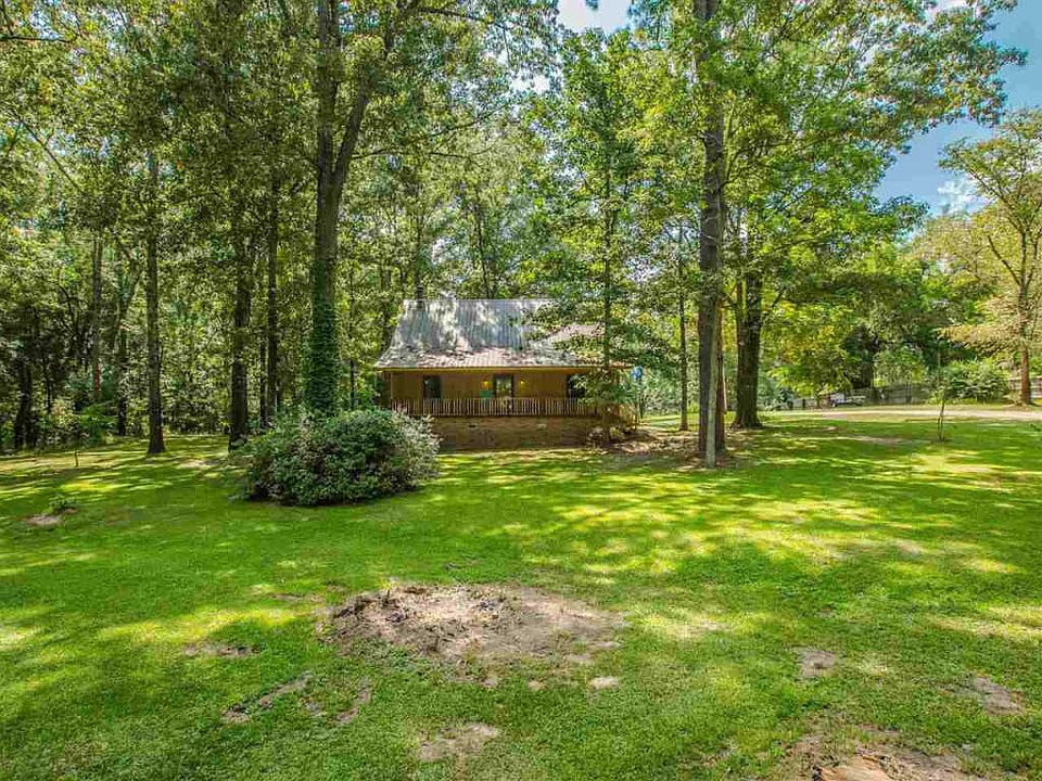 1st image of 131 Chapel Cliff Dr