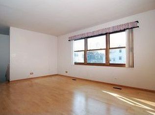 1609 Juneway Ter, Round Lake Beach, IL 60073