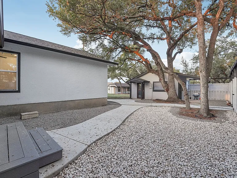1739 Starwood Dr — Photo 36
