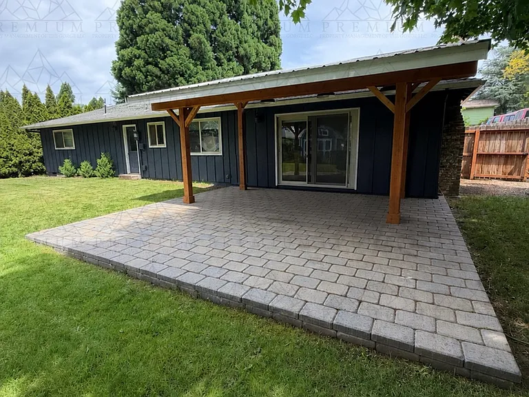 3504 Royal Crest Dr E — Photo 18