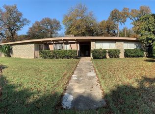 8620 Marys Creek Dr, Benbrook, TX 76116