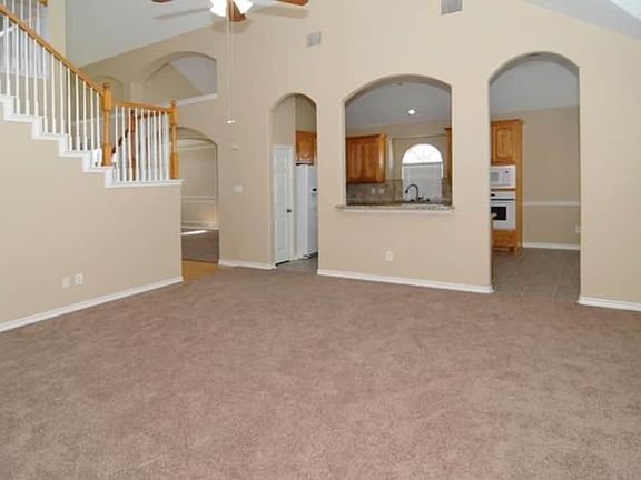 4th image of 3008 Flintridge Dr