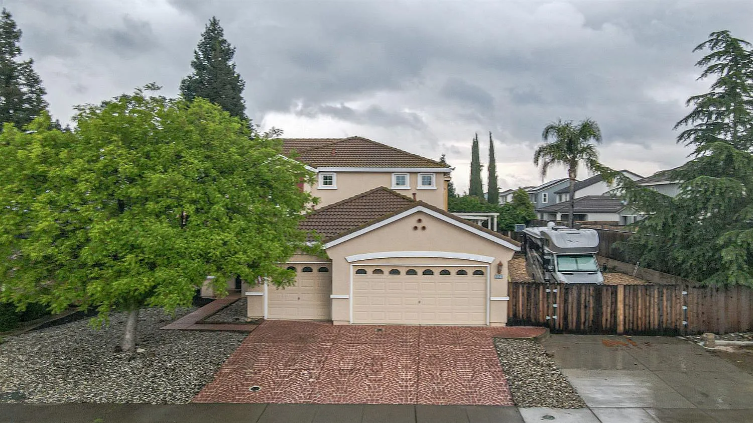 721 Aberdeen Ln photo 1