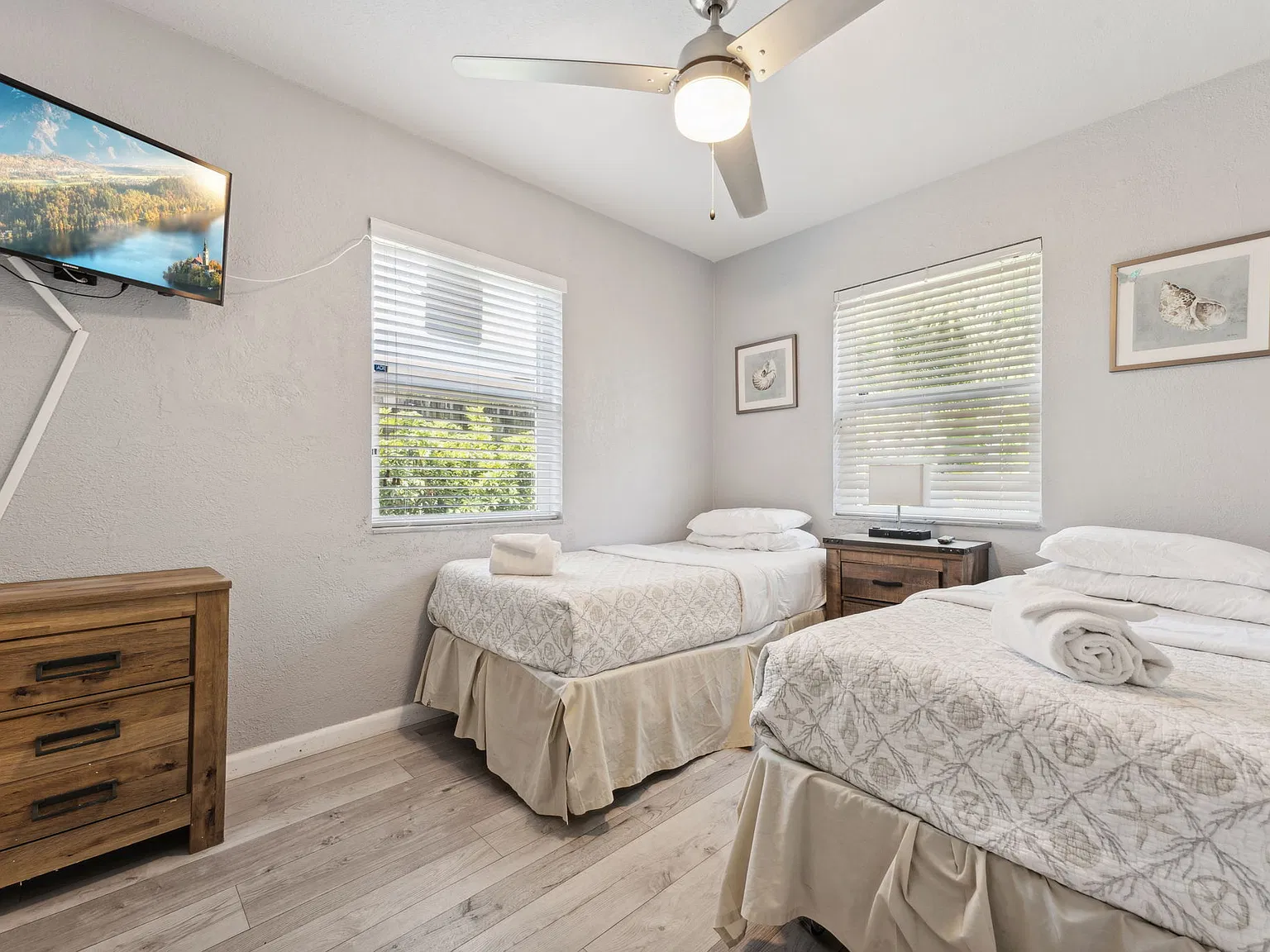 2 bed, 1005 sqft, $3,399 — Photo 1