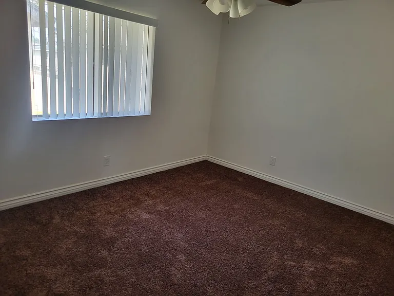 9th Street Apartments — Photo 5