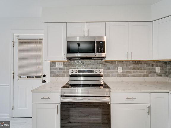 5th image of 11348 Cornell Ct