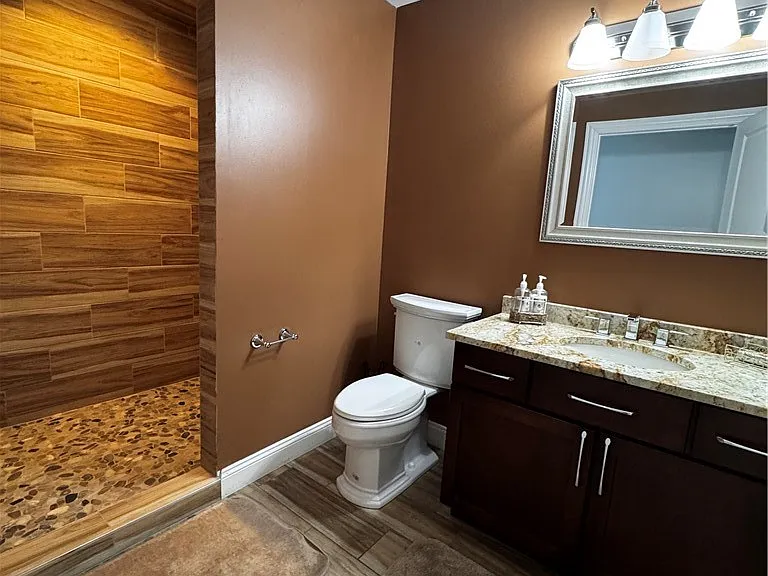 7633 Hidden Valley Dr — Photo 12
