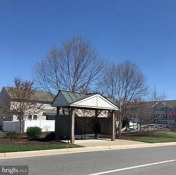 Hicks Dr — Photo 17