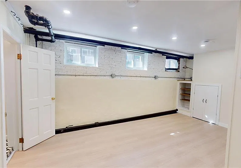 Studio, 246 sqft, $1,750 — Photo 3