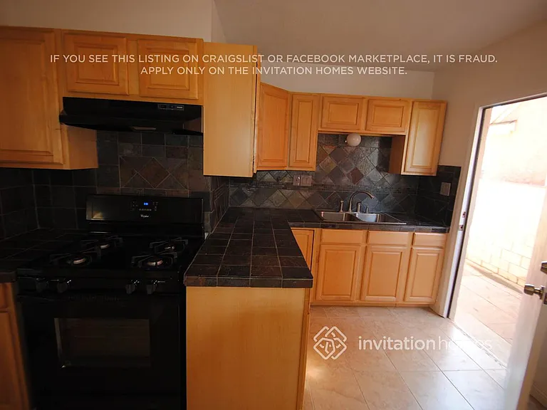 1654 N Marine Ave — Photo 5