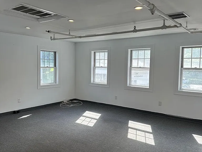 665 Commerce St — Photo 4