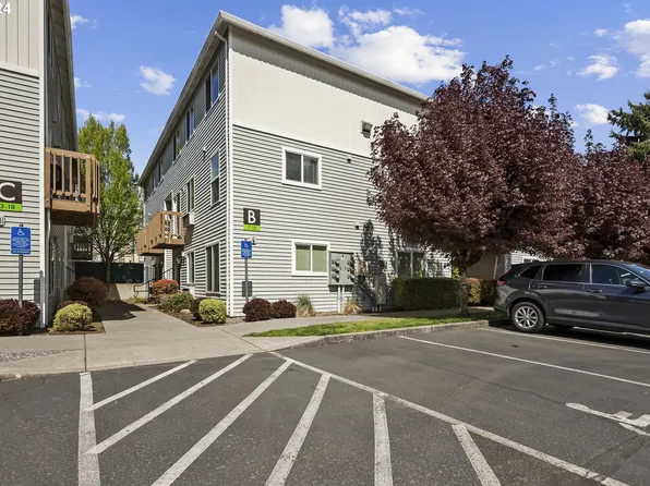 217 NE 146th Ave APT 7, Portland, OR 97230