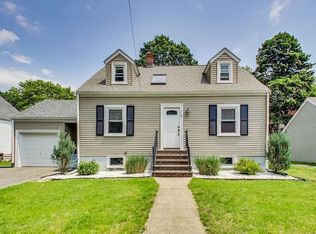 119 Pierce Rd, Weymouth, MA 02188