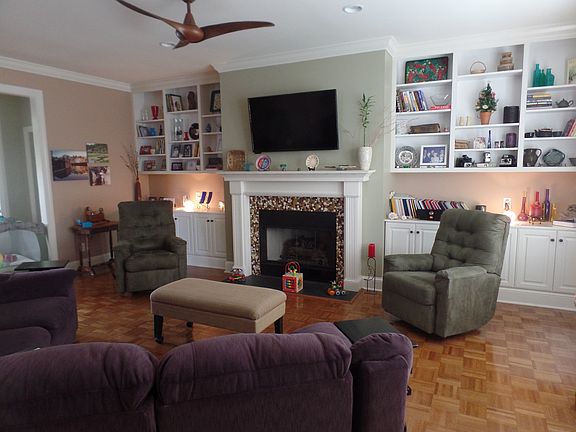 Gas logs and built-ins