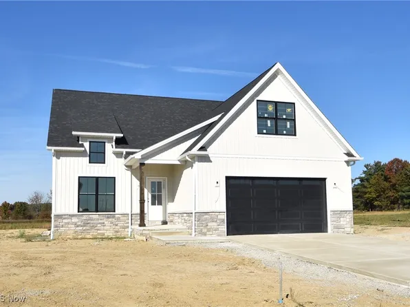 635 Berklee Dr, Poland, OH 44514