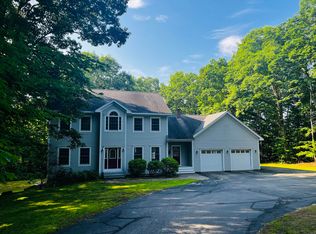 10 Acorn Ln, Lewiston, ME 04240