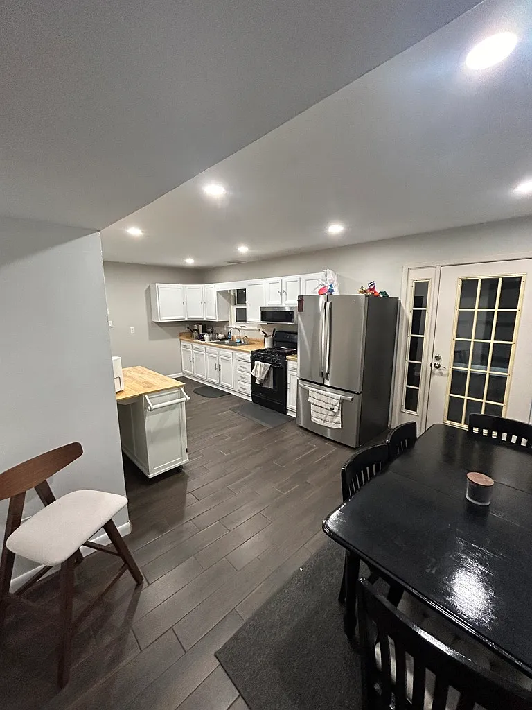 Master Bedroom for Rent — Photo 4