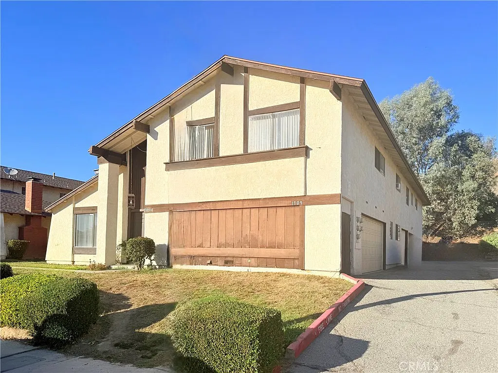 3 bed, 1.5 bath, 1200 sqft, $2,900 — Photo 1