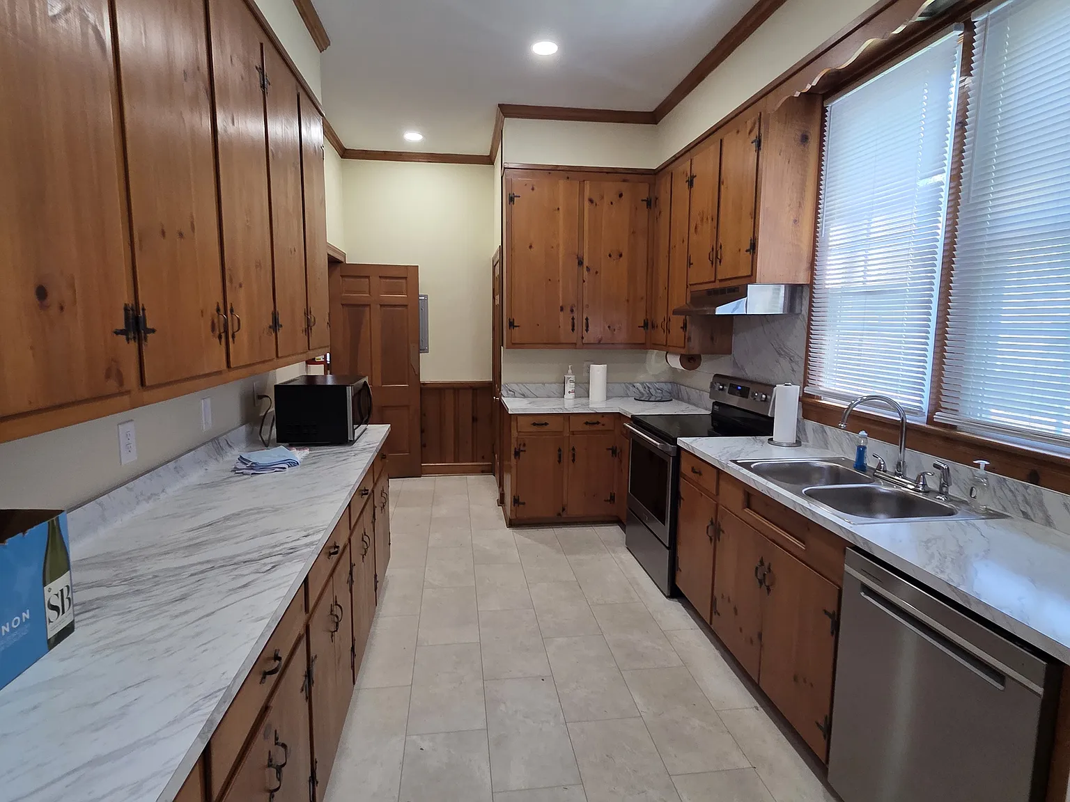 204 S King St — Photo 4