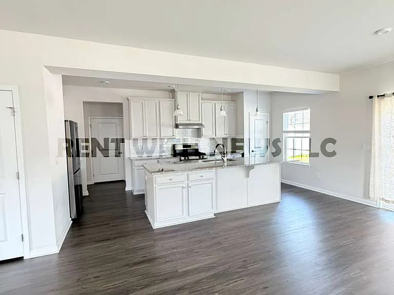 126 Misty Pike Dr — Photo 3