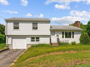 143 Greenmeadow Cir, North Kingstown, RI 02852