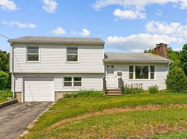 143 Greenmeadow Cir, North Kingstown, RI 02852