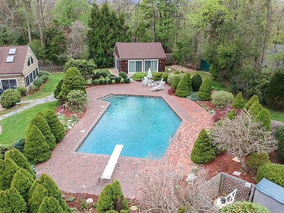 5th image of 20 Burnham Ln
