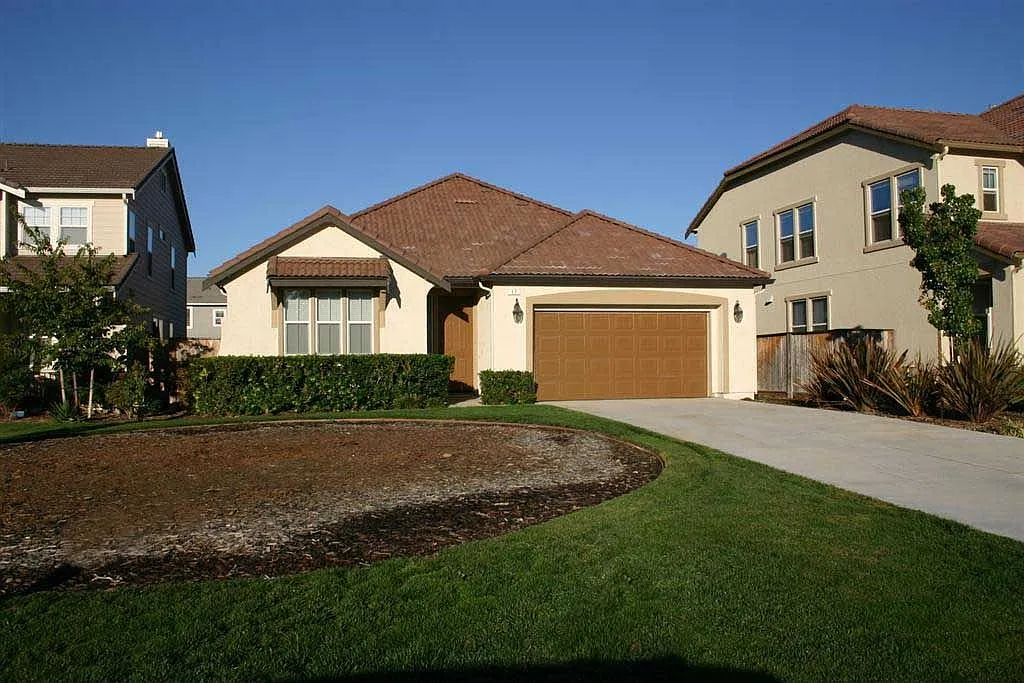 17 Diane Ct photo 1