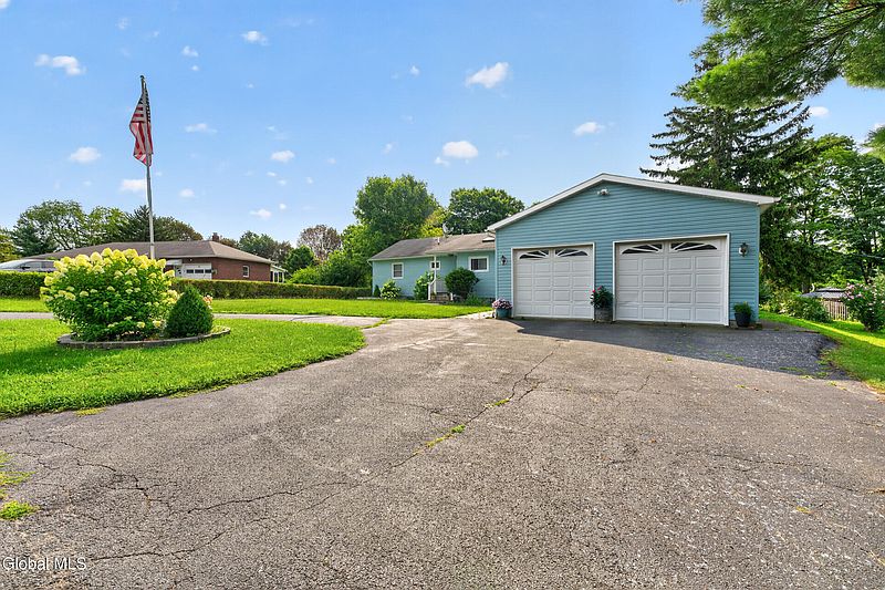 4th image of 5 Crescent Lane