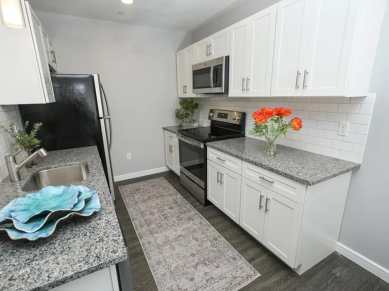Westledge Apartments — Photo 40