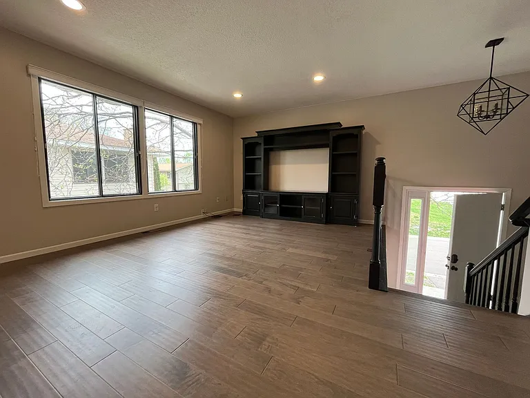 2257 Oregon Ct — Photo 4