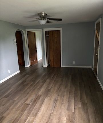 3rd image of 224 Dailey Ave