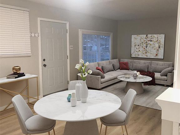 3rd image of 147 Brigadoon Cir