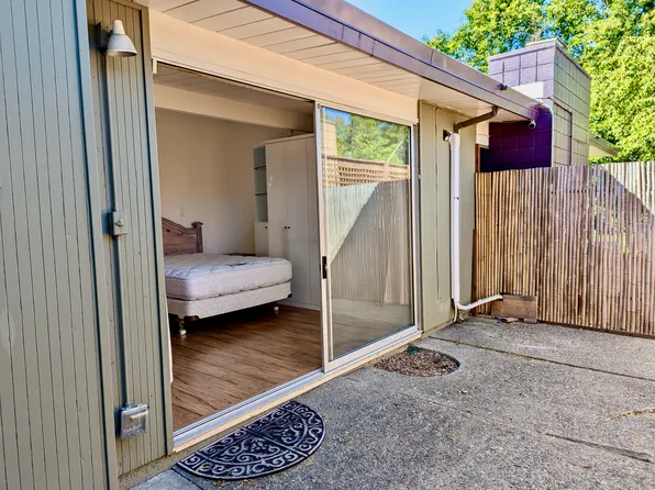 730 Ames Ave, Palo Alto, CA 94303