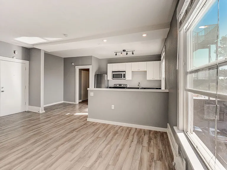 Madison View Apartments — Photo 36