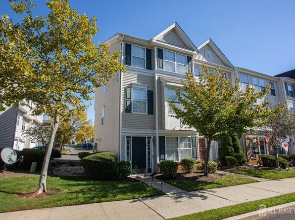 75 Nathan Blvd, Parlin, NJ 08859