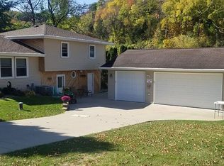 21741 Kings Row, Dubuque, IA 52001