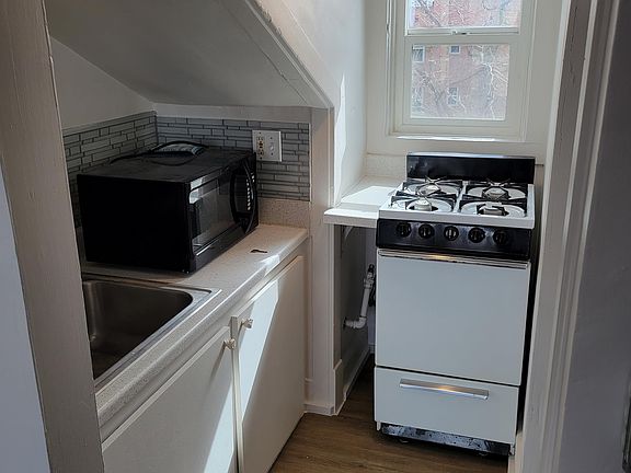 2nd image of 1550 N Lafayette St #18