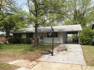 1505 Fox Run Dr, Florissant, MO 63033