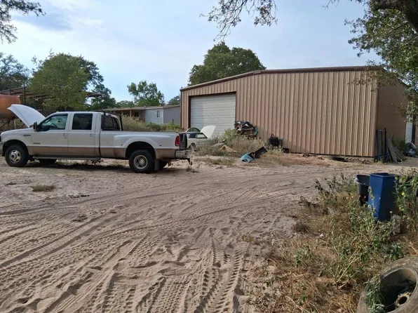 153 Deep Woods Dr, Seguin, TX 78155