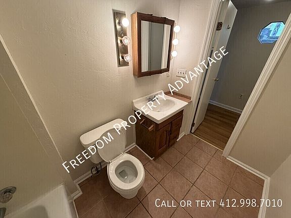 4th image of 707 Carothers Ave APT 1