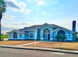 1069 Vista Hermosa Dr, Eagle Pass, TX 78852