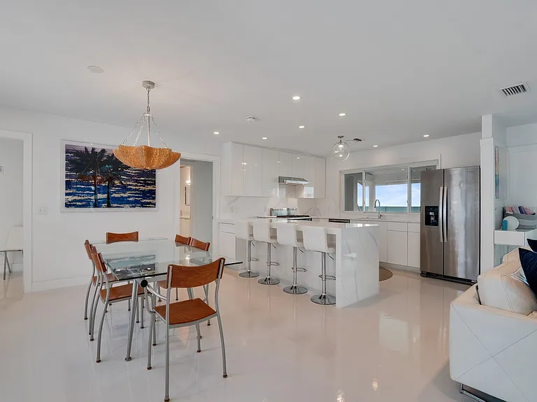 955 Reef Ln — Photo 16