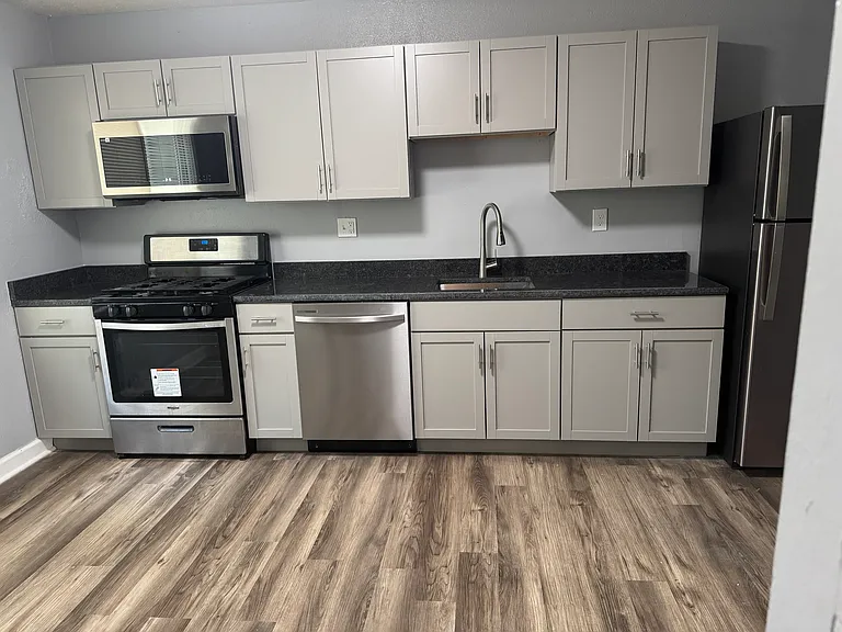 8393 Pioneer Dr — Photo 3